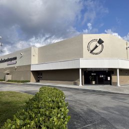 Exterior outside entrance of Wholesale Makeup - Miami, Florida Exterior outside entrance of Wholesale Makeup - Miami, Florida