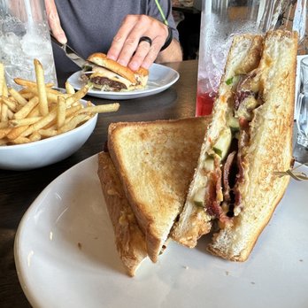 Oak Hill Post - Pimento Grilled Cheese Special - New American Near Me - Pittsburgh, Pennsylvania