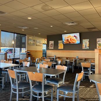 Culver's - Beautiful, spacious clean seating area. - Fast Food Near Me - Two Harbors, Minnesota