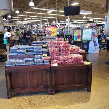 Metro Market - a variety of items on display - Grocery Near Me - Brookfield, Wisconsin