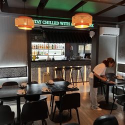 Magasasa - Bar and part of seating area
