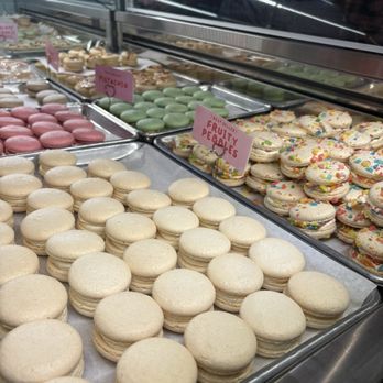 Honey & Butter Macarons - Fruity Pebbles Macaron - Macarons Near Me - Irvine, California Honey & Butter Macarons - Fruity Pebbles Macaron - Macarons Near Me - Irvine, California