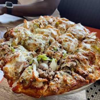 Fox Ridge Pizza Bar and Grill - Medium pizza. 1/2 BBQ 1/2 Meat Lovers - Pizza Near Me - Memphis, Tennessee