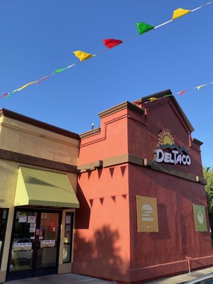 Del Taco by null