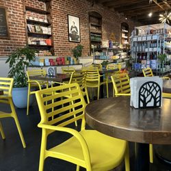 Odd Duck Market - Indoor seating