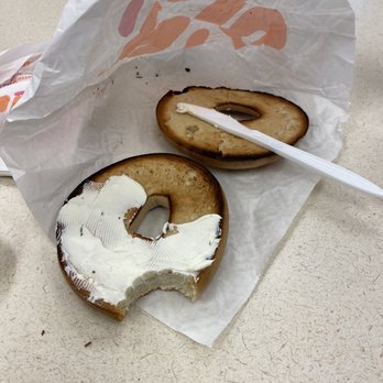Dunkin' - How could you serve people with this ???? I also asked for oat milk in my latte but didn't get it. This is really bad - Donuts Near Me - Fort Leonard Wood, Missouri Dunkin' - How could you serve people with this ???? I also asked for oat milk in my latte but didn't get it. This is really bad - Donuts Near Me - Fort Leonard Wood, Missouri