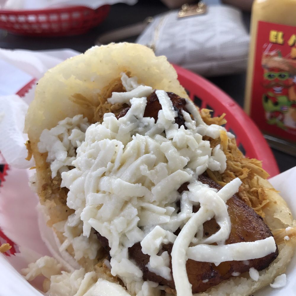 Los Chamos Arepas - Delicious combination arepa - Venezuelan Near Me - Carolina, Puerto Rico Los Chamos Arepas - Delicious combination arepa - Venezuelan Near Me - Carolina, Puerto Rico