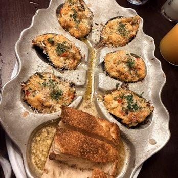 Noble Tavern - Oysters - Cocktail Bars Near Me - St. Petersburg, Florida