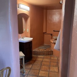 Fire Water Lodge - Bathroom