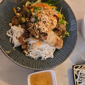 Khuu Bistro - Grilled Pork, Egg roll and Shrimp Vermicelli - Vietnamese Near Me - Reseda, California