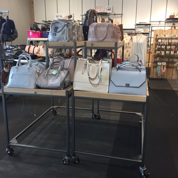 DSW Designer Shoes - Shoe Stores Near Me - Everett, Massachusetts