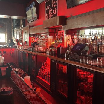 Elwood's Liquor & Tap - Bar - Bars Near Me - Milwaukee, Wisconsin Elwood's Liquor & Tap - Bar - Bars Near Me - Milwaukee, Wisconsin