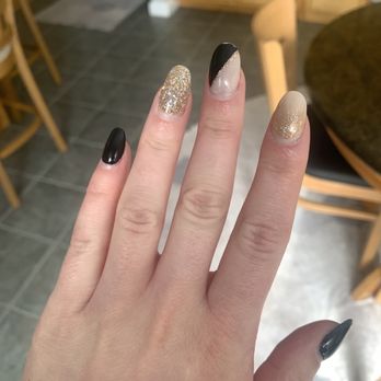 Sky Nails & Spa Appleton - Dip powder with gel design after 3 weeks - Nail Salons Near Me - Appleton, Wisconsin