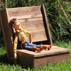 Pallet Rescue - Baby lawn chair
