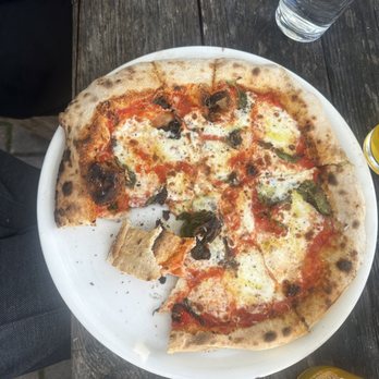 Cafe Reyes - Pizza Near Me - Point Reyes Station, California