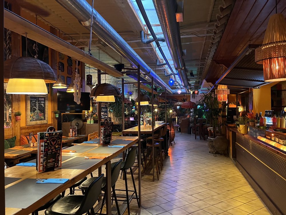 NOMADA GASTEOBAR Carrer de Monturiol 23, Calafell, Tarragona, Spain