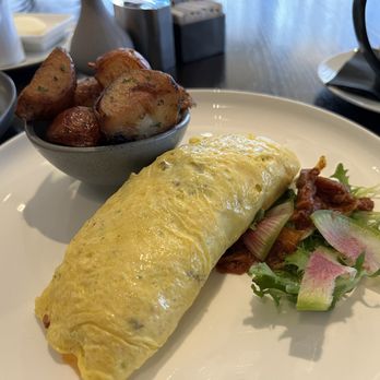 Grand Met - Omelette and potatoes - New American Near Me - Dallas, Texas