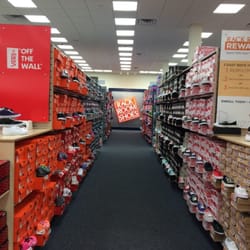 Rack Room Shoes - The store! Da da da!