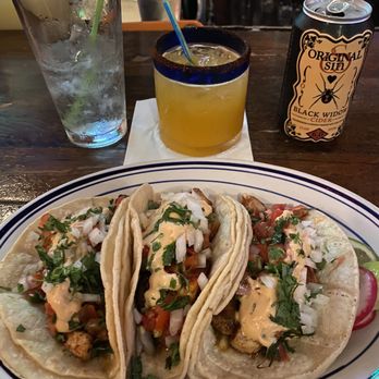 Cantina Los Caballitos - Mahi Mahi tacos w. Vegan ranch, passion drink - Mexican Near Me - Philadelphia, Pennsylvania
