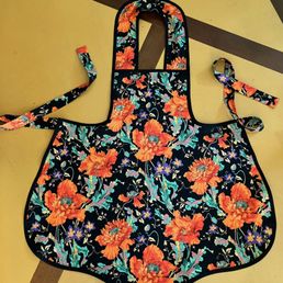 Apron made from Piedmont Fabrics cotton. Apron made from Piedmont Fabrics cotton.
