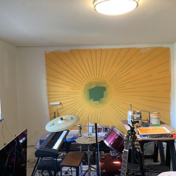 Regal Painting - Accent wall made special with geometric pattern. - Painters Near Me - West Linn, Oregon Regal Painting - Accent wall made special with geometric pattern. - Painters Near Me - West Linn, Oregon