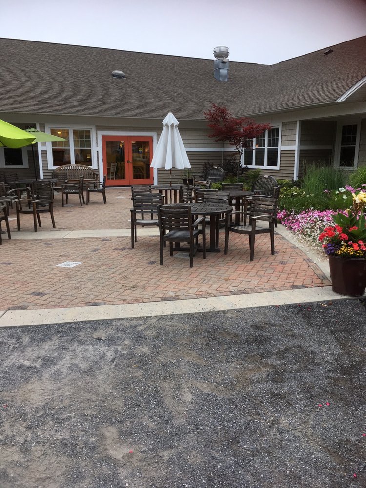 THE GOSNELL MEMORIAL HOUSE Updated September 2024 11 Hunnewell Rd