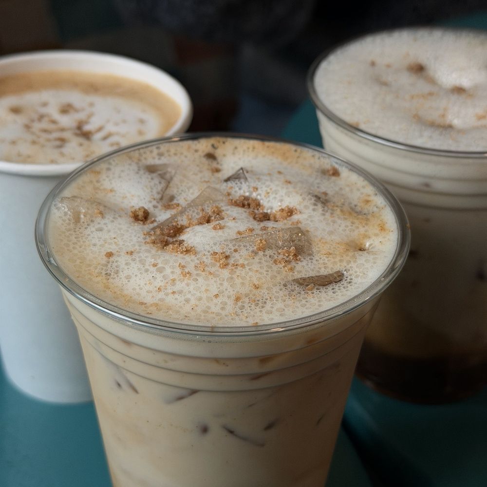 Druthers Sutter Park - Coffee cake oat milk latte - Coffee & Tea Near Me - Sacramento, California Druthers Sutter Park - Coffee cake oat milk latte - Coffee & Tea Near Me - Sacramento, California