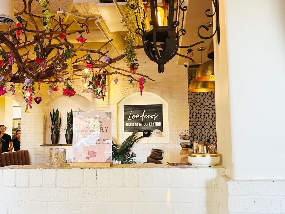 Landeros Mexican Grill + Cantina