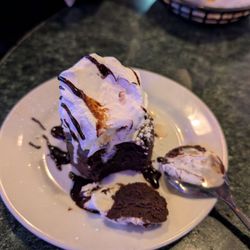 Bully's Sports Bar & Grill - Desert decadent
