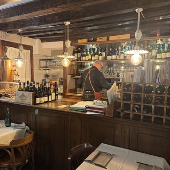 Vini da Gigio - Inside - Modern European Near Me - Venezia, VE Vini da Gigio - Inside - Modern European Near Me - Venezia, VE