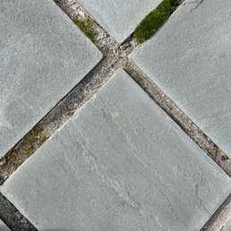 Gap between stone