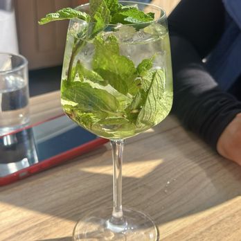 Founding Farmers DC - Hugo Spritz - American Near Me - Washington, DC, District of Columbia