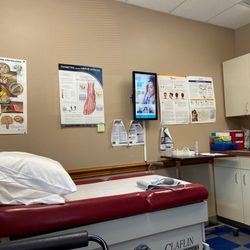 Mid-Ohio Neurology - Dr. "A" Abdelmessih's patient room.