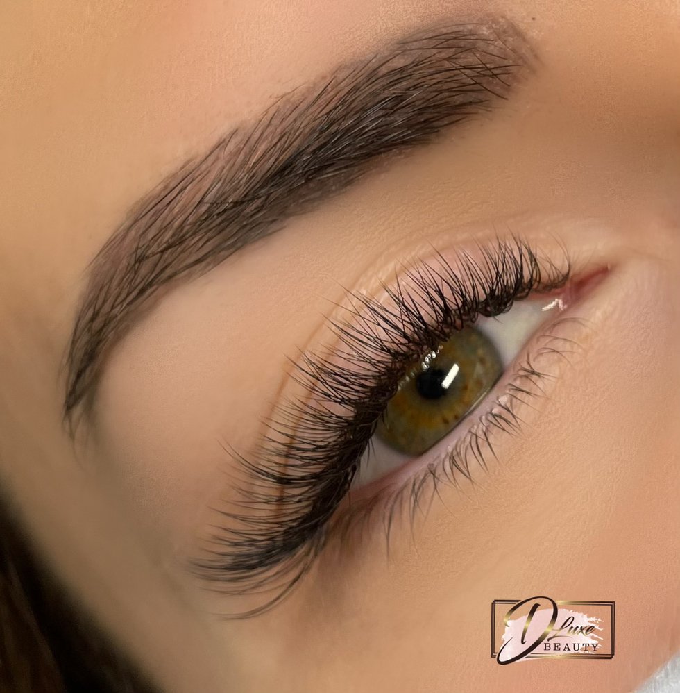 Dluxe Beauty Logo