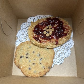 The Knot House - Pbj oval pastry and peanut butter crispy cookie - Breakfast & Brunch Near Me - New Smyrna Beach, Florida The Knot House - Pbj oval pastry and peanut butter crispy cookie - Breakfast & Brunch Near Me - New Smyrna Beach, Florida