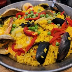 Elizabeth's Bar & Restaurant - Seafood Paella