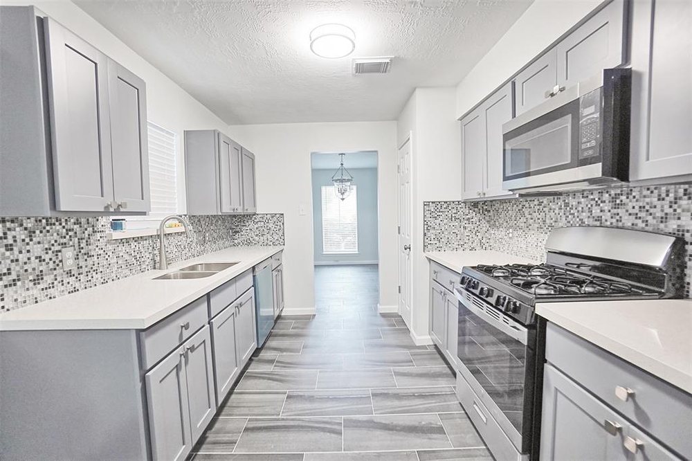 Slide of Mayra's Contracting Services