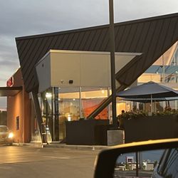 Burger Boy - Architecture mixes nostalgia and contemporary design. Does it? Is my view subjective? Maybe. But there's awesome burgers inside.