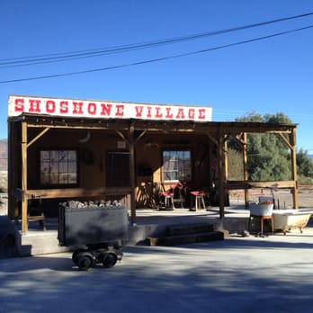 Crowbar Cafe - Outdoor stage - American Near Me - Shoshone, California