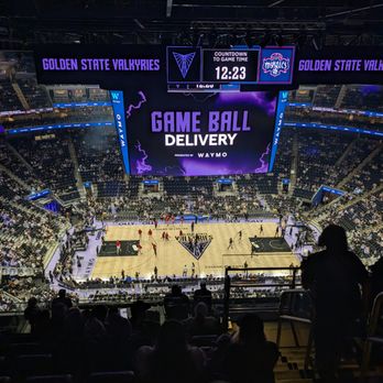 Chase Center - Court - Stadiums & Arenas Near Me - San Francisco, California