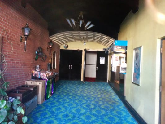 Art Cinema by null