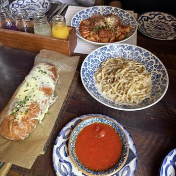 Mia's Italian Kitchen - Pizza Near Me - Alexandria, Virginia Mia's Italian Kitchen - Pizza Near Me - Alexandria, Virginia