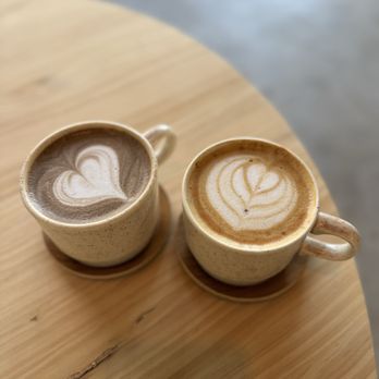 Offbeat Coffee - Hojicha Latte and Saigon Cinnamon Latte - Coffee & Tea Near Me - Sacramento, California