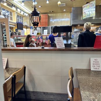 Pizza Time - No pizza boxes on table, cash only, people looking anxious and confused - Pizza Near Me - St. Augustine, Florida Pizza Time - No pizza boxes on table, cash only, people looking anxious and confused - Pizza Near Me - St. Augustine, Florida
