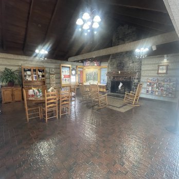 Smith County Welcome Center - Travel Services Near Me - Gordonsville, Tennessee