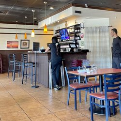 Bayshore Mediterranean Grill - Counter and staff