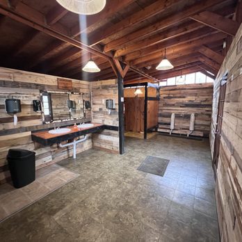Camp Dawgwoodz - Shower House - Campgrounds Near Me - Glenallen, Missouri Camp Dawgwoodz - Shower House - Campgrounds Near Me - Glenallen, Missouri
