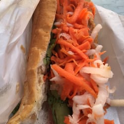 馬丁王越式法包 - The "A" banh mi....too much pickled veg!