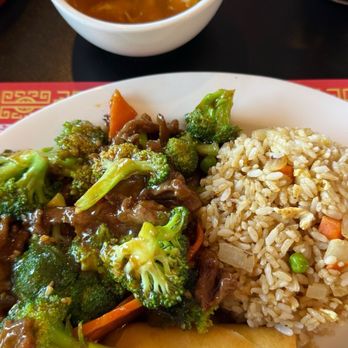 China Kitchen 漢庭 - 6. Broccoli Beef Lunch Special - Chinese Near Me - Anaheim, California