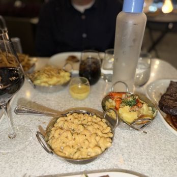 Castaway Burbank - FOUR-CHEESE MAC 'N' CHEESE - Bars Near Me - Burbank, California